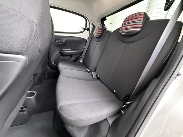 Citroen C1 1.0VTi 73pk 5Drs AircoElek.Ramen+Spiegels Stuurbekrachtiging Edition Privacy Glas Led Isofix ESP Comfort+Look Pack Bluetooth Origineel Nederlandse Auto slechts 24 euro per maand belasting!