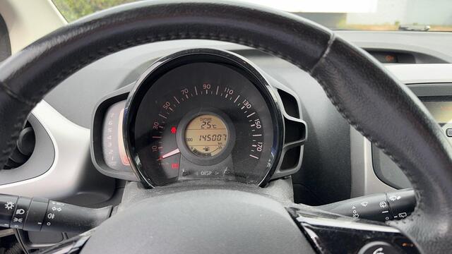 Citroen C1 1.0 e-VTi Feel Airco Bluetooth Privacy Glass Lichtmetalen velgen + All Seasons 5drs Dealeronderhouden