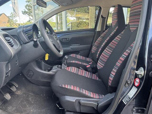 Citroen C1 1.0 e-VTi Selection NL-Auto, Keurig onderhouden, Airco, Elektrische ramen, Centr. portier vergr., Led-verlichting, Audi-Usb-Bluetooth, Tel-verbinding