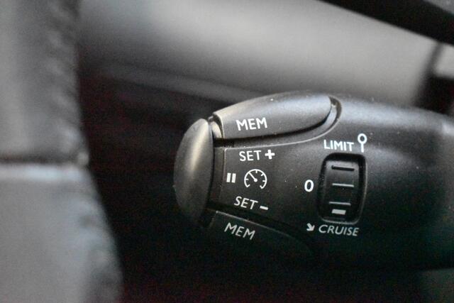 Citroen C3 Aircross PureTech S&S Rip Curl | Shine Automaat | Panoramadak | Airco | Navi |