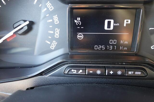 Citroen C3 1.2 110 pk Shine Automaat 25000 km !
