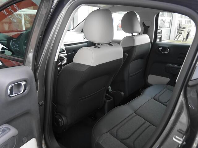 Citroen C3 1.2 PureTech Max | Navigatie | 16" Lichtmetalen velgen | Climate control | Getint glas | Zwart dak | Camera