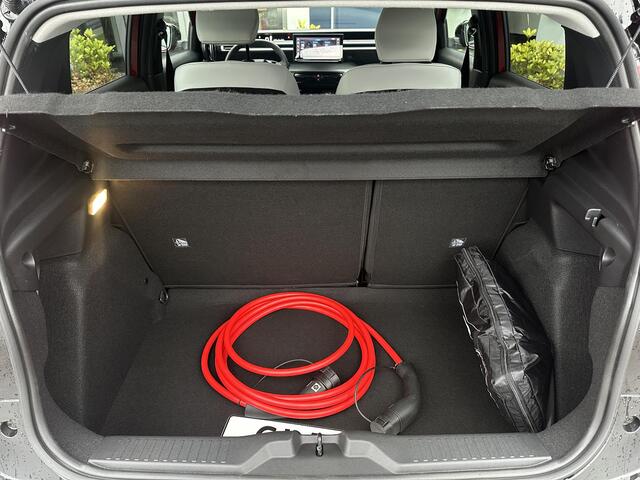 Citroen C3 Ë-C3 Max 44 kWh | 3Fase | Parkeercamera | Full LED | Comfort seats | Navigatie | Apple Carplay/Android Auto | Draadloze telefoonlader | LM velgen |