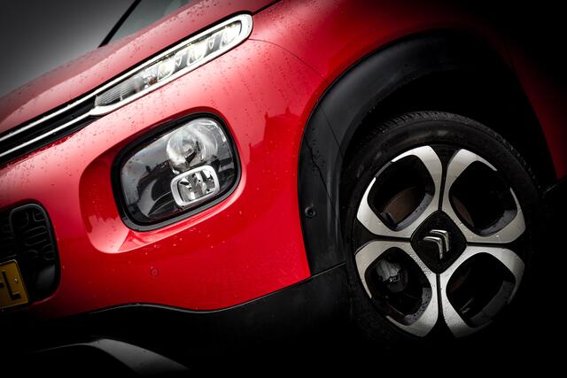 Citroen C3 Aircross 1.2 131 PK PureTech S&S Shine hoge instap. | Pano Dak | Clima | Navigatie | 16 INCH LMV | CR Control Head-up display |
