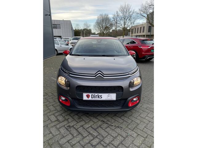 Citroen C3 110pk Shine (Trekhaak - Camera - 17"- Automatische Airco - Navigatie - Parkeersensoren - Apple Carplay)