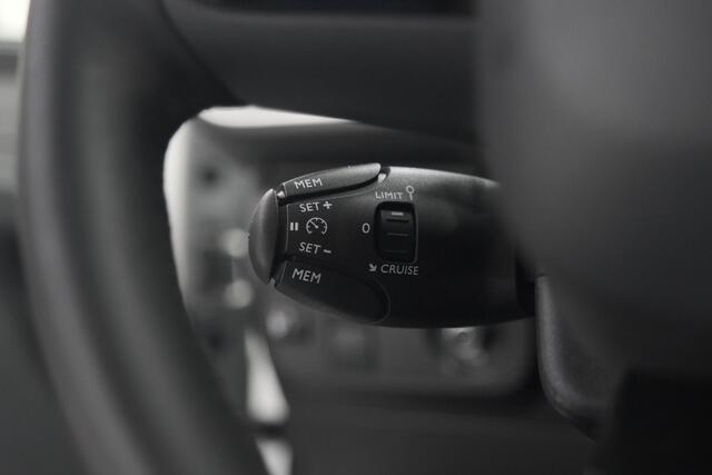 Citroen C3 PureTech 82 Shine | Stoelverwarming | Apple Carplay | Parkeersensoren