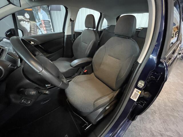 Citroen C3 1.2 PureTech Selection Climate control, Navigatie, Parkeersensoren.