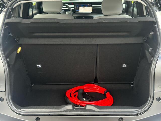 Citroen C3 Ë-C3 Max 44 kWh | Comfort Stoelen | Parkeercamera/-sensoren | Draadloze telefoonlader | Apple Carplay/Android Auto | Full LED | Navigatie | Climate Control |