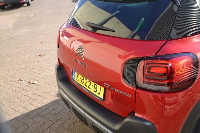 Citroen C3 Aircross 1.2 PureTech S&S Shine i 110PK I NAVIGATIE I LUXE INTERIEUR I PARKEERSENSOREN ACHTER I MOOIE METALLIC KLEUR DONKER ROOD I ARMSTEUN I KEYLESS ENTRY I L.M. VELGEN I
