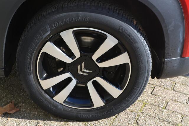 Citroen C3 Aircross 1.2 PureTech S&S Shine i 110PK I NAVIGATIE I LUXE INTERIEUR I PARKEERSENSOREN ACHTER I MOOIE METALLIC KLEUR DONKER ROOD I ARMSTEUN I KEYLESS ENTRY I L.M. VELGEN I