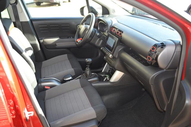 Citroen C3 Aircross 1.2 PureTech S&S Shine i 110PK I NAVIGATIE I LUXE INTERIEUR I PARKEERSENSOREN ACHTER I MOOIE METALLIC KLEUR DONKER ROOD I ARMSTEUN I KEYLESS ENTRY I L.M. VELGEN I
