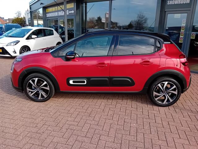 Citroen C3 1.2 PureTech Shine Automaat, Airco(automatisch), Carplay/Android auto, Navigatie, Parkeersensoren, Cruise control, Camera, Parkeerhulp, Dode hoek detector, Rijbaan detector, Elektrische ramen en spiegels, BOVAG