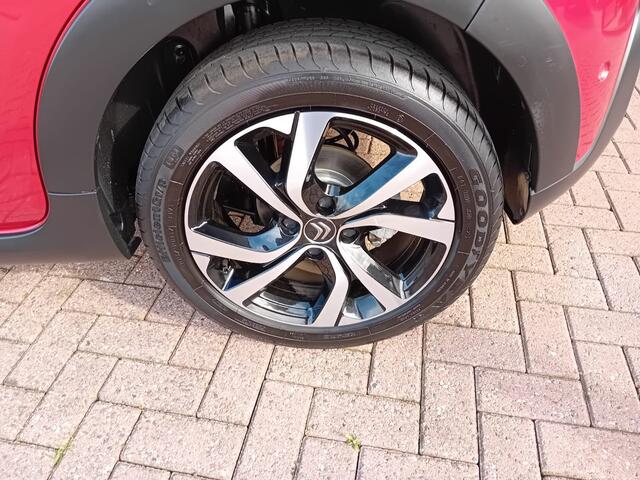 Citroen C3 1.2 PureTech Shine Automaat, Airco(automatisch), Carplay/Android auto, Navigatie, Parkeersensoren, Cruise control, Camera, Parkeerhulp, Dode hoek detector, Rijbaan detector, Elektrische ramen en spiegels, BOVAG