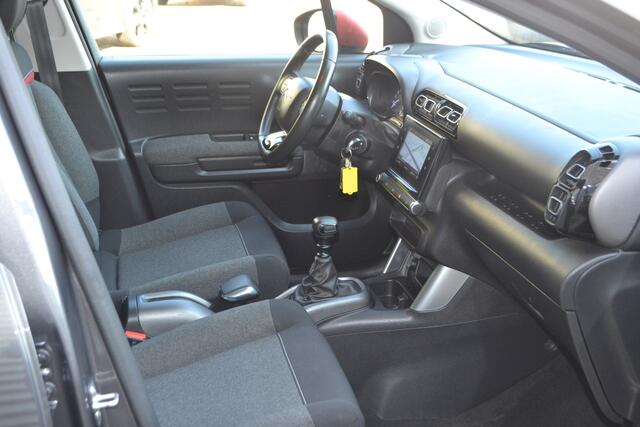 Citroen C3 Aircross 1.2 PureTech C-Series I 110PK I NAVIGATIE I ACHTERUITRIJCAMERA I TREKHAAK I L.M. VELGEN I METALLIC LAK I PARKEERSENSOREN ACHTER I