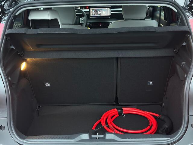 Citroen C3 Ë-C3 Max 44 kWh | Uit voorraad leverbaar! | Comfort Stoelen | Parkeercamera/-sensoren | Draadloze telefoonlader | Apple Carplay/Android Auto | Full LED | Navigatie | Climate Control