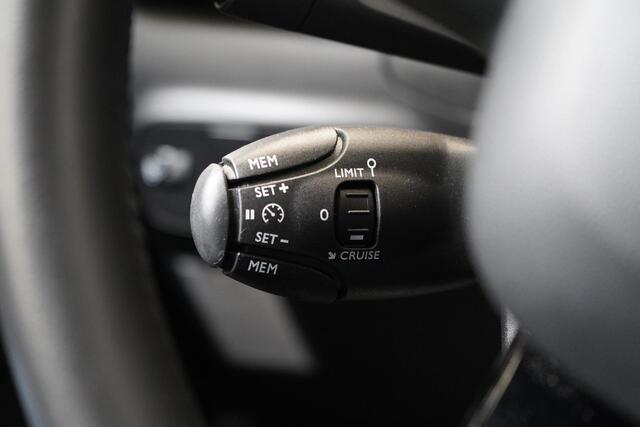Citroen C3 1.2 110pk PureTech Shine Automaat | Navigatie | Apple CarPlay | Achteruitrijcamera | Lm velgen