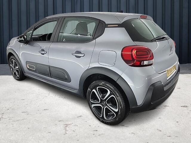 Citroen C3 1.2 PureTech C-Series (83 PK) 1e-Eig & Keurig-Onderh. BOVAG-Garantie. NL-Auto. Navigatie/Apple-Carplay/Android-Auto, Cruisecontrol, Airco, DAB, Hill-Hold, Licht-Zicht-Pakket, Privacy-Glas