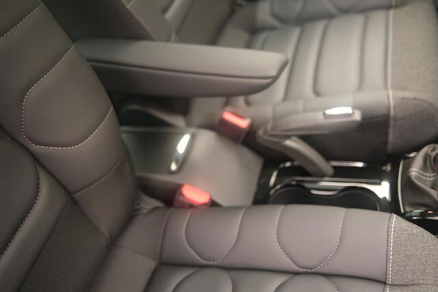 Citroen C3 Aircross PT 110 Shine | Panoramisch schuif-/kanteldak | Camera | Stoelverwarming | Navigatie