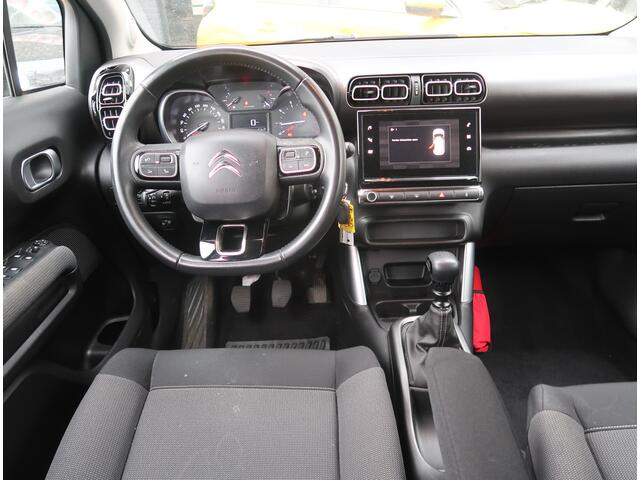 Citroen C3 Aircross 110 Pk Benzine Hoge Zit (Helaas Krassen rechts zie foto) * Navigatie * Climate & Cruise Control * DAB Radio * Apple Car Play & Android Auto * Parkeersensoren * Vingerhoets: Vierde Generatie Eersteklas Service !