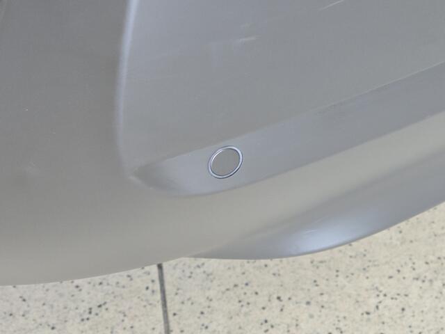 Citroen C3 1.2 PureTech C-Series/ Camera/ Keyless/ Half-Leder/ 16'' LMV/ Apple + Android/ DAB+/ Lane-Assist./ LED Koplampen/ Dode-Hoek DET./ Navi/ Clima/ Cruise/ Elek. pakket/ PDC V+A/ Extra getint glas.