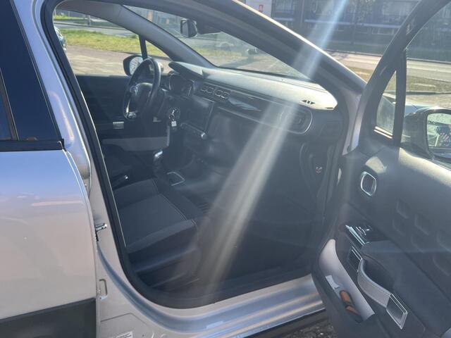 Citroen C3 1.2 PureTech Shine Navi/Camera/Duo-Tone/17"Velgen/GEEN AFLEVERKOSTEN