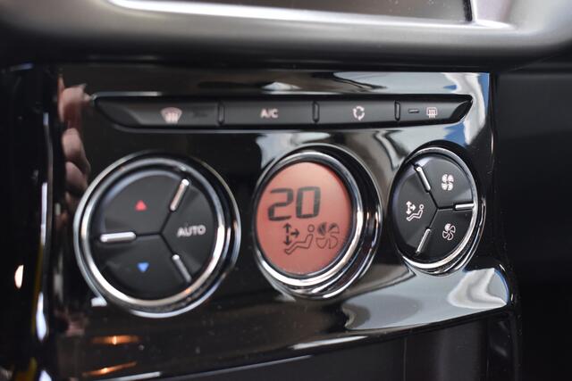 Citroen C3 PureTech 82 Selection Navigatie | Airco | Parkeerhulp | Trekhaak |