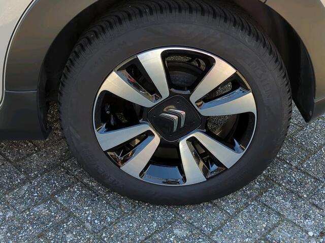 Citroen C3 1.2 PureTech C-Series Navi/Parkeersensoren/Duo-Tone/Cruise Controle/GEEN AFLEVERKOSTEN