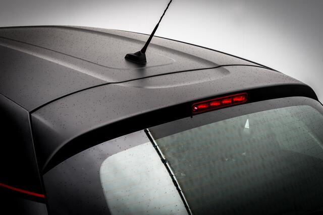 Citroen C3 1.2 110 PK S&S Shine Automaat Rijklaar. | Two Tone-kleur zwart dak | Clima | D.B Vervangen | 16 INCH LMV | CR Control |