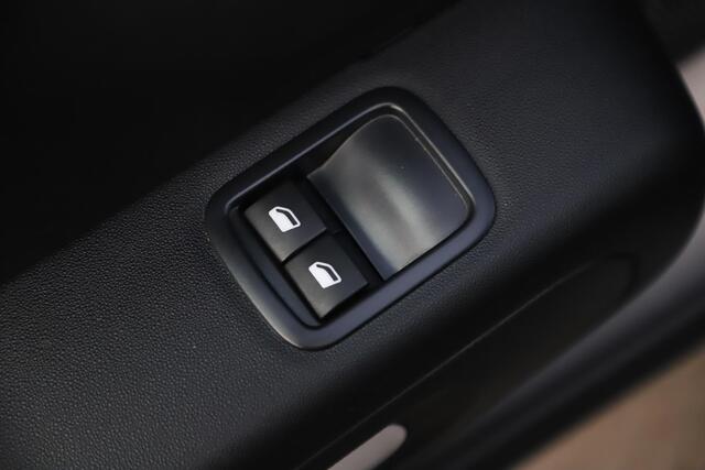 Citroen C3 1.2 PureTech Feel Two Tone Dak Navigatie Carplay Android Clima Cruise Parkeersensor Rijstrooksensor All-season banden!