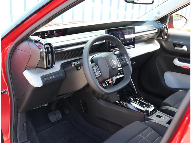 Citroen C3 Ë-C3 Max 113PK 44 kWh | Navigatie | Achteruitrijcamera | Climate control | Cruise control | Apple Carplay/Android Auto | DAB+ radio | Donker getint glas | 17" lichtmetalen velgen |