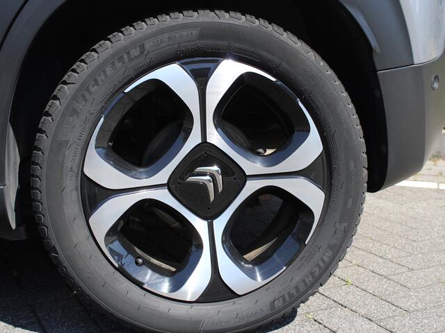 Citroen C3 Aircross 1.2 PureTech 110PK Shine Navigatie, Parkeerhulp voor en achter + Camera, Apple Carplay/Android Auto, Trekhaak