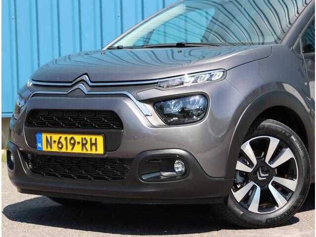 Citroen C3 1.2 85PK Shine | AppleCarPlay/AndroidAuto | Climate Control | Cruise Control | Privacy glas | Navigatie | Trekhaak | 17"LMV | Two-tone | Parkeersenoren | Keyless |