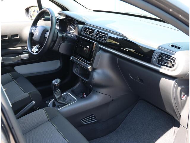 Citroen C3 1.2 85PK Shine | AppleCarPlay/AndroidAuto | Climate Control | Cruise Control | Privacy glas | Navigatie | Trekhaak | 17"LMV | Two-tone | Parkeersenoren | Keyless |