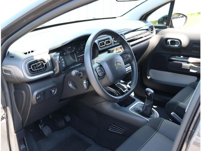 Citroen C3 1.2 85PK Shine | AppleCarPlay/AndroidAuto | Climate Control | Cruise Control | Privacy glas | Navigatie | Trekhaak | 17"LMV | Two-tone | Parkeersenoren | Keyless |