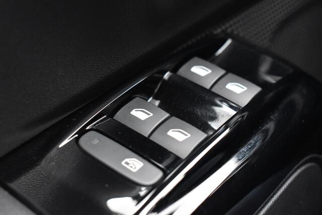Citroen C3 PureTech 83 Shine Navi | Airco | Camera achter | 17 inch velgen |