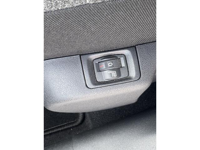 Citroen C3 1.2 PureTech Shine Prijs Inclusief Onderhoud & 12 Maand BOVAG Garantie | Stoelverwarming | Climate Control |
