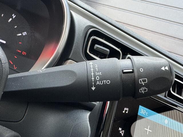 Citroen C3 1.2 PureTech Shine Prijs Inclusief Onderhoud & 12 Maand BOVAG Garantie LED | Camera | Cruise