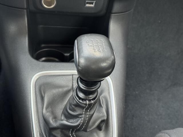 Citroen C3 1.2 PureTech Shine Prijs Inclusief Onderhoud & 12 Maand BOVAG Garantie LED | Camera | Cruise
