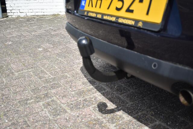 Citroen C3 PureTech 82 Selection Navi | Airco | parkeerhulp | Trekhaak | **