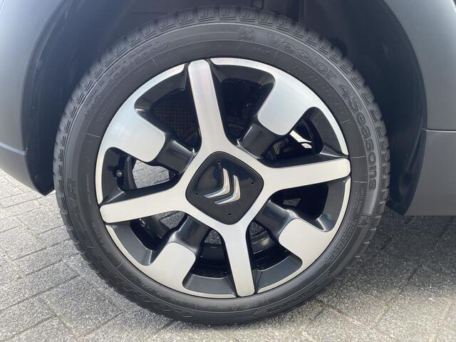 Citroen C3 82pk Shine (Camera - 17" incl 4S - Automatische Airco - Apple Carplay - Navigatie - Parkeersensoren)