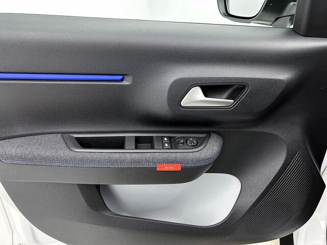 Citroen C3 Turbo 100pk Plus | Rijklaar | Apple Carplay | 17" Wielen | Dakrails Glossy Black |