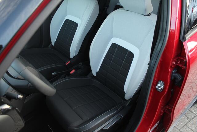 Citroen C3 1.2 Turbo 100pk Max Clima-Cruise-Navi-Carplay-Camera-Sensoren voorzijde