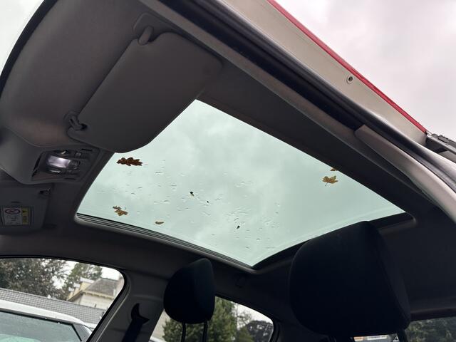 Citroen C3 1.2 PureTech Shine All-in Prijs Panorama dak/ Airco/Cruise/Navi/Carplay