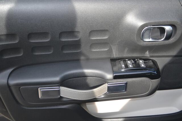 Citroen C3 1.2 PureTech Shine I NAVIGATIE I ACHTERUITRIJCAMERA I L.M. VELGEN I AMBIANCE WOOD I