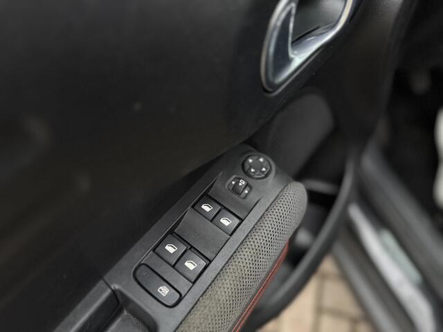 Citroen C3 Aircross 1.2 PureTech S&S Shine | Camera | Trekhaak | PDC V+A | Navi | Cruise | LM Velgen | Ndl Auto | RIJKLAARPRIJS INCL 12 MAANDEN GARANTIE EN BEURT