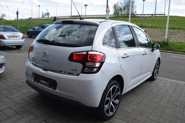 Citroen C3 1.2 PureTech Exclusive Automaat PDC Navi A.Camera Apple Carplay