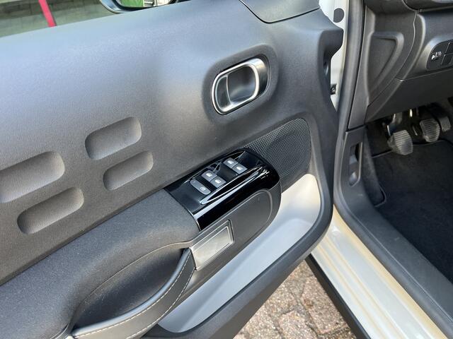 Citroen C3 1.2 PureTech Max | Keyless | Navi | Carplay | Parkeersensoren/camera |