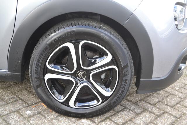 Citroen C3 1.2 PureTech Plus I NAVIGATIE I PARKEERSENSOREN ACHTER I CENTRALE DEURVERGRENDELING I LAGE KM STAND van 12.669 KM I