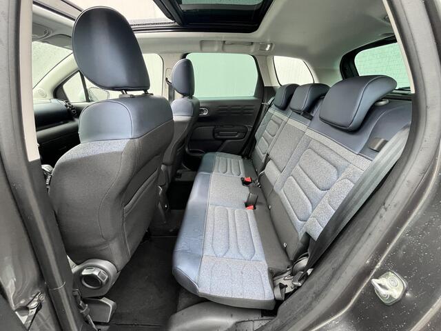 Citroen C3 Aircross 1.2 PureTech Shine Pack Automaat / Elektrisch Glazen Schuif- en Kanteldak / Stoelverwarming voor / Apple Carplay & Android Auto / Keyless Entry & Start / Cruise- en Climate Control / Navigatie full map / Verwarmde Voorruit