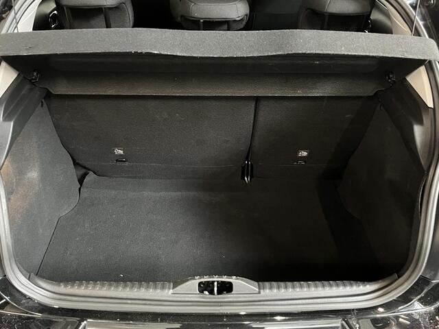 Citroen C3 1.2 PureTech Max Automaat Airco Navigatie d.m.v.Apple carplay / Android Auto Parksensoren Lichtmetalen Velgen